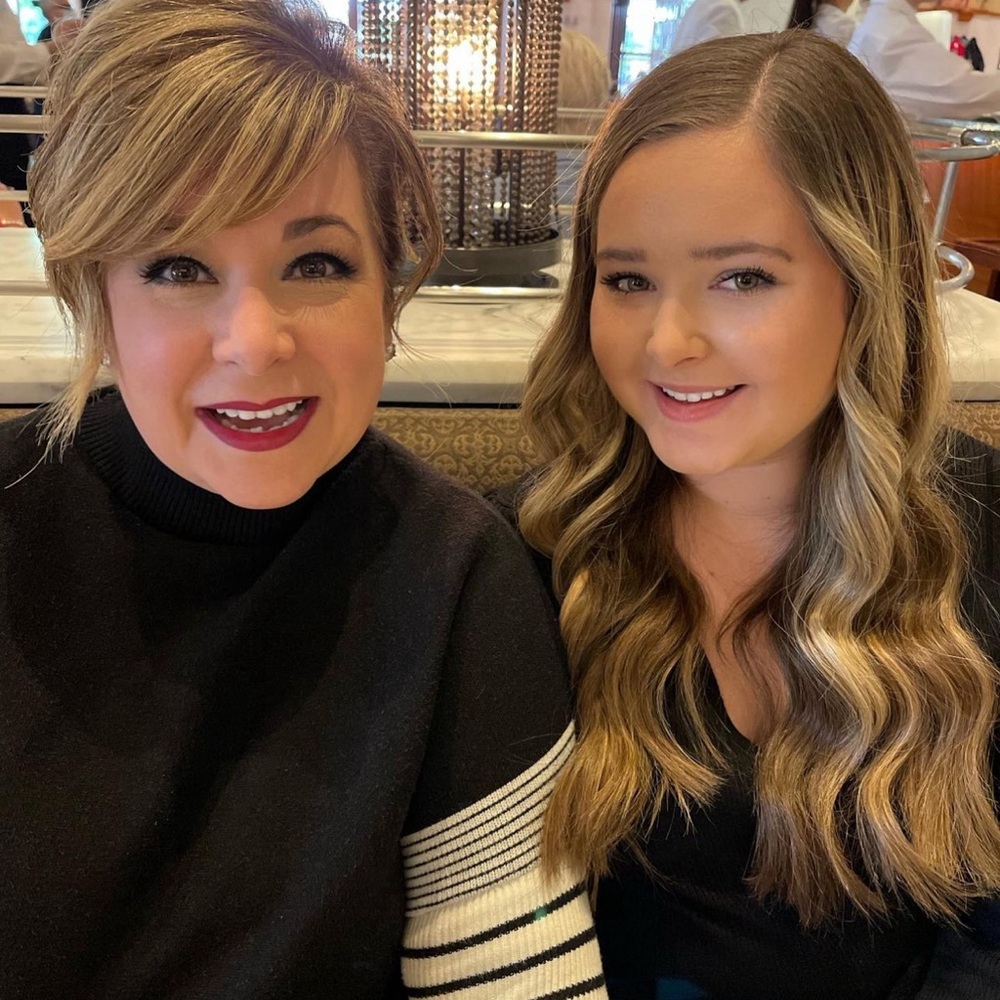 Meet your Poshers, M and K